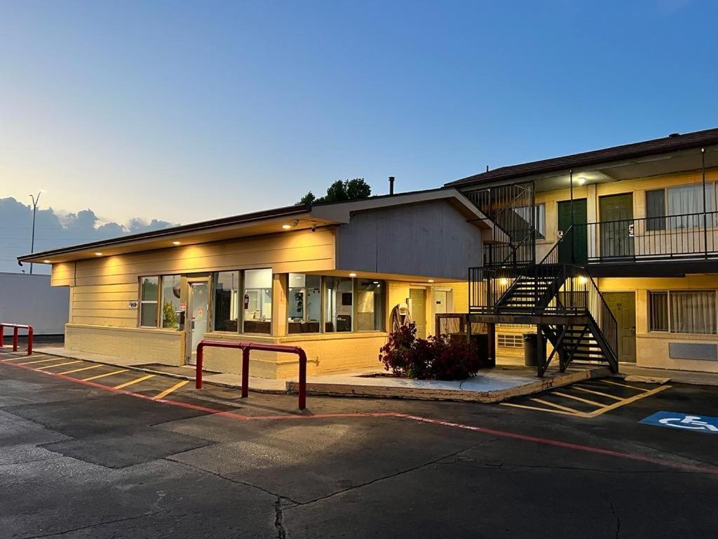 Budget Inn & Suites Amarillo Ngoại thất bức ảnh